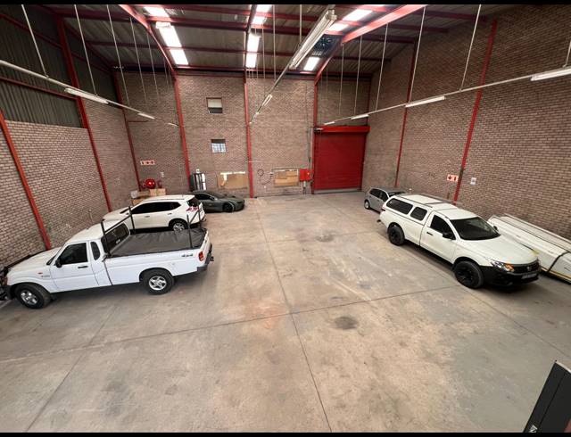771M² WAREHOUSE TO LET IN STRIJDOMPARK